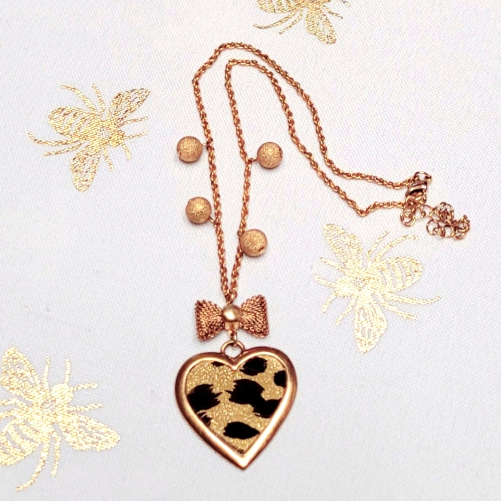 BETSY JOHNSON LEOPARD HEART NECKLACE